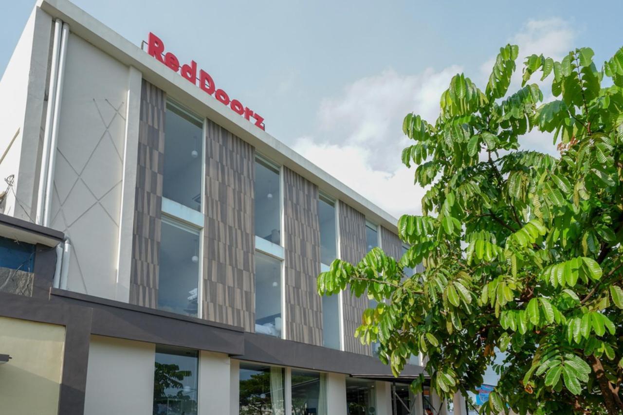 Reddoorz Plus Near Solo Baru Екстер'єр фото