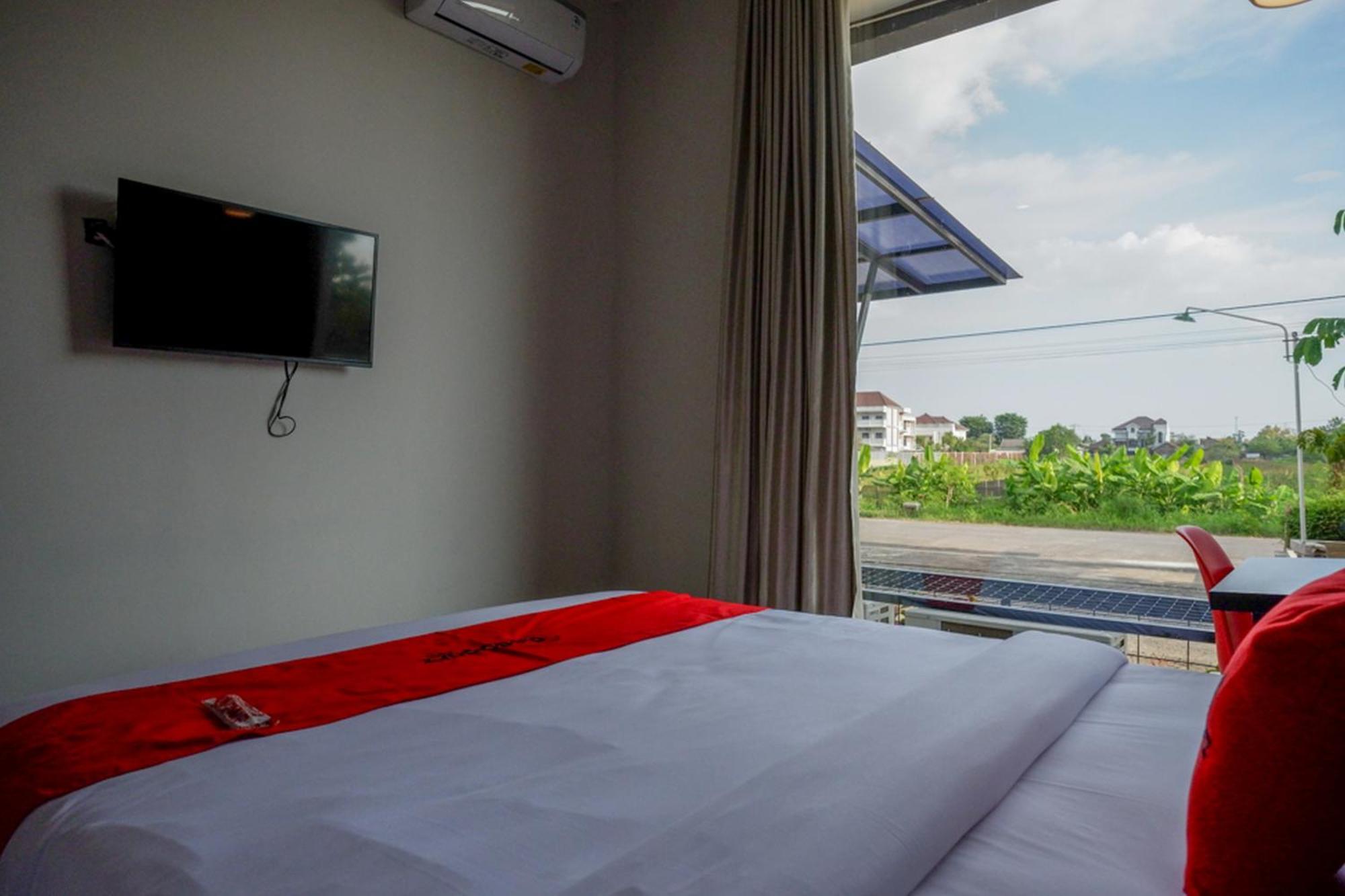 Reddoorz Plus Near Solo Baru Екстер'єр фото