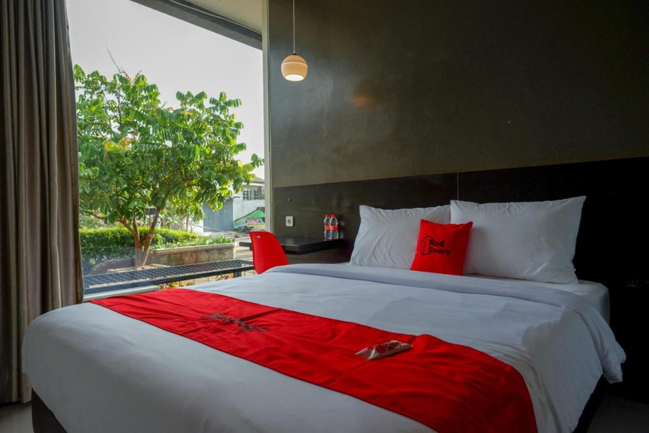 Reddoorz Plus Near Solo Baru Екстер'єр фото