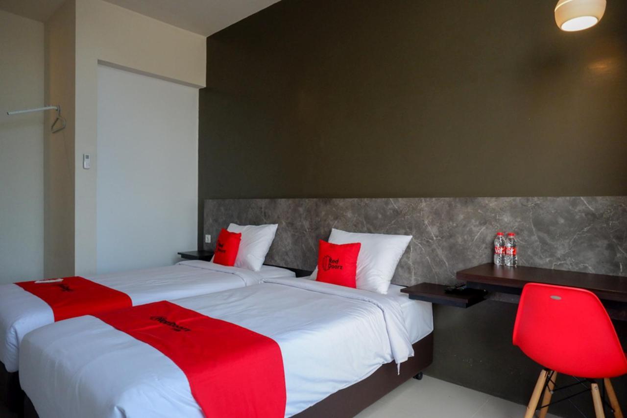 Reddoorz Plus Near Solo Baru Екстер'єр фото