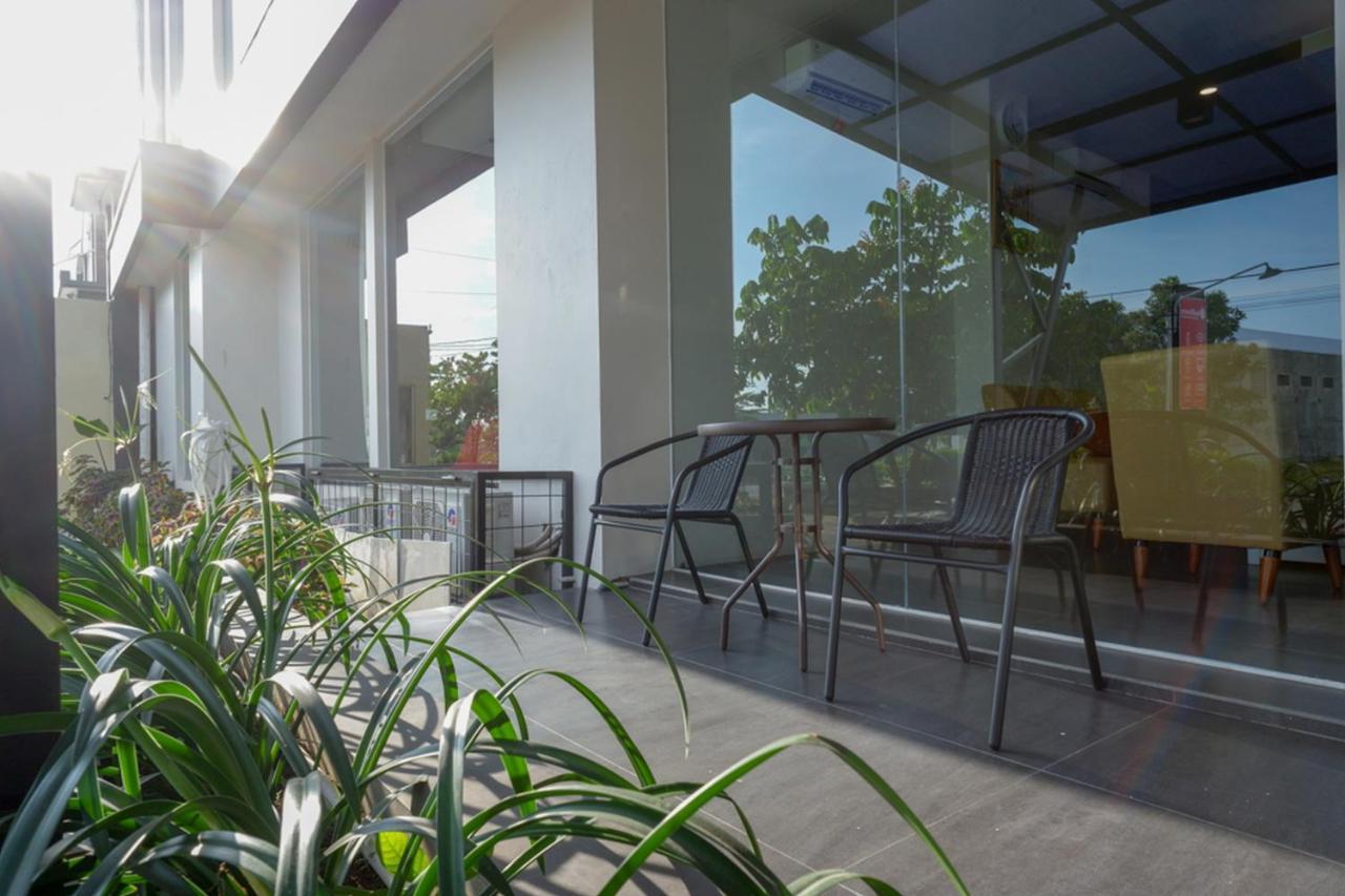 Reddoorz Plus Near Solo Baru Екстер'єр фото